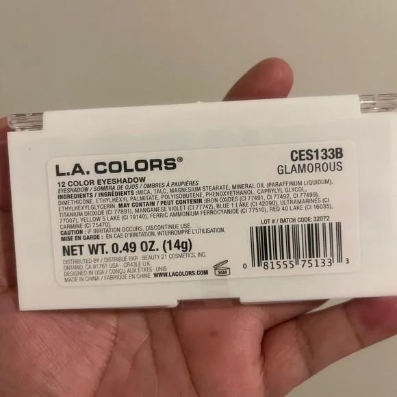 L.A. Colors Vibrant Eyeshadow Palette - Picture 2 of 2
